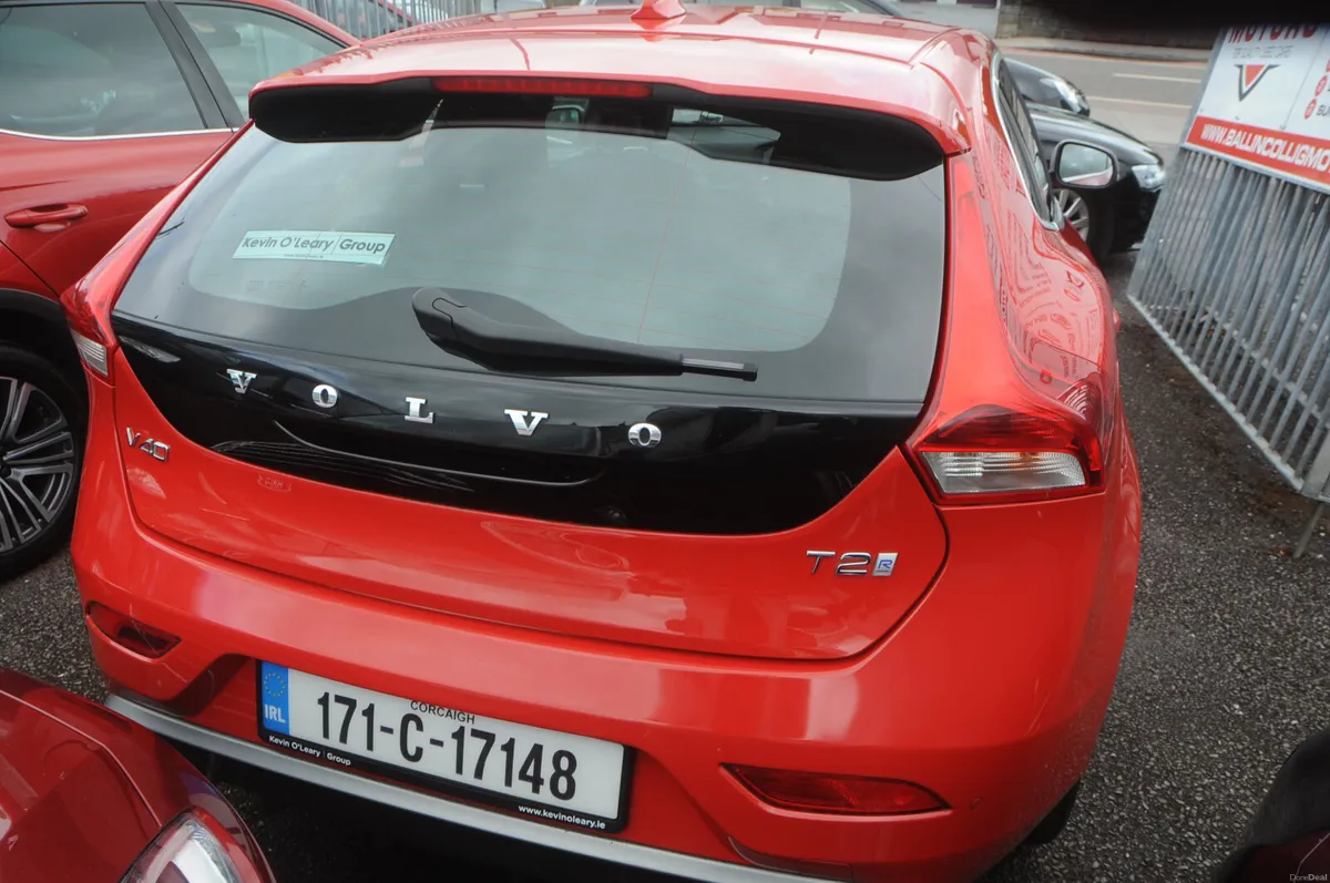 Volvo V40 2017, Petrol. - Image 3