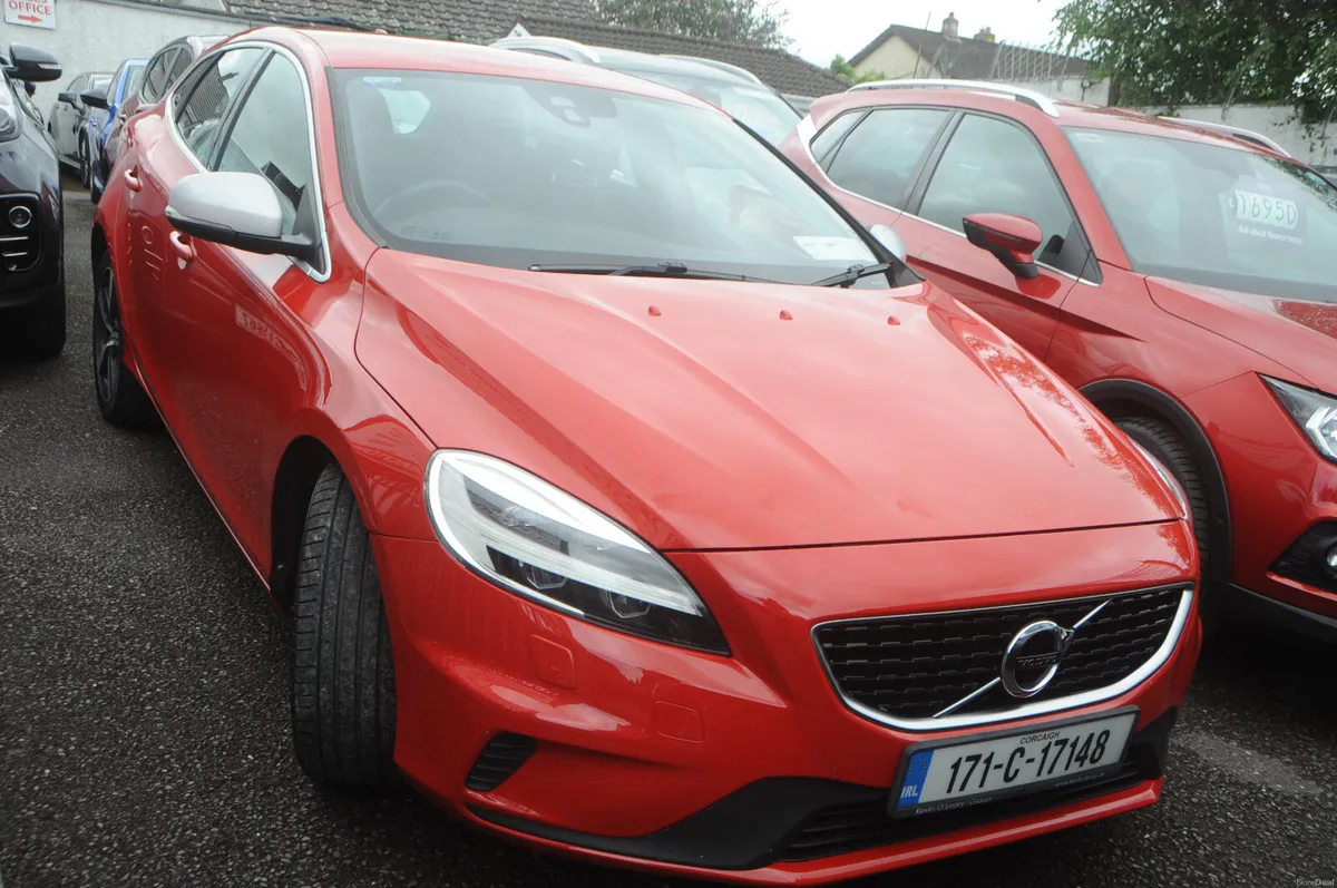 Volvo V40 2017, Petrol. - Image 1