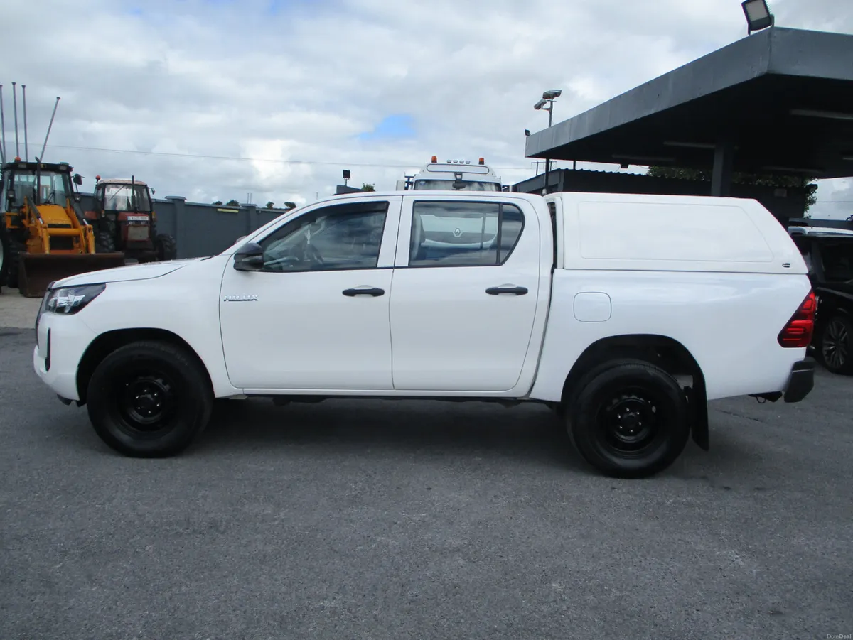 Toyota Hilux 2.4 D4D CREWCAB - Image 5