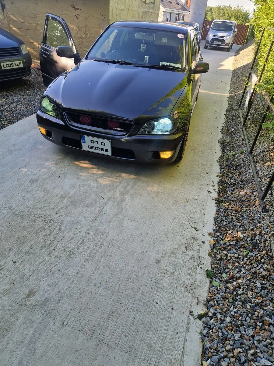 Toyota Altezza 2001 - Image 2