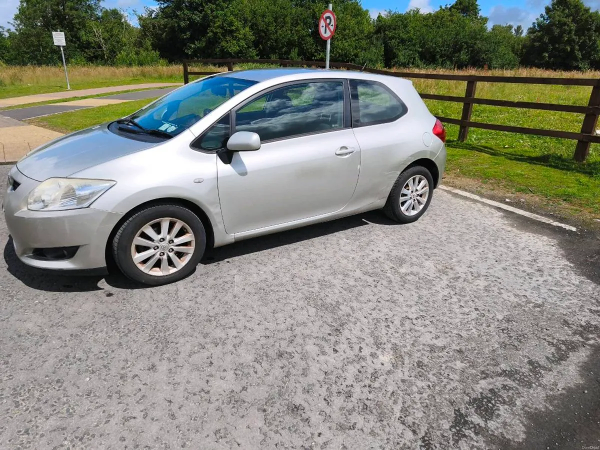 Toyota auris coupe low km - Image 3