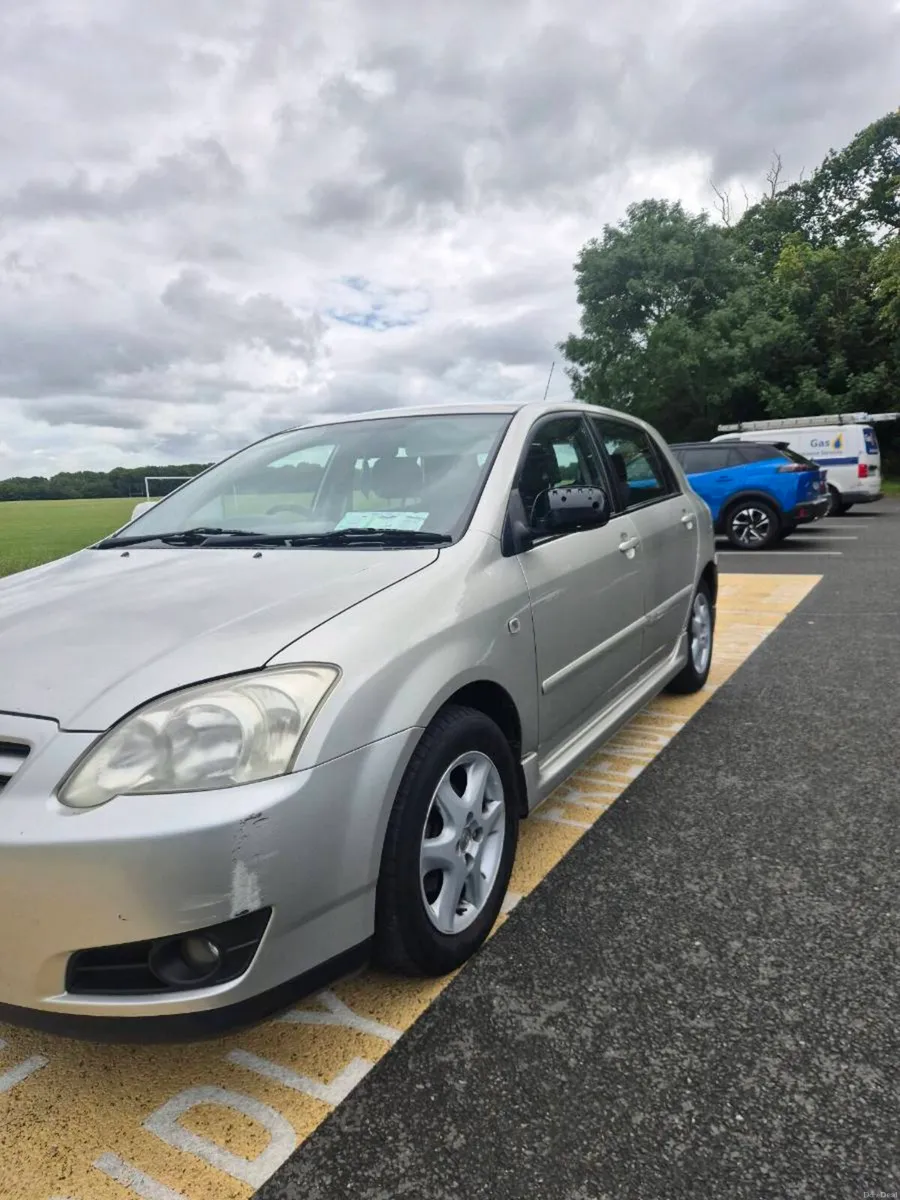 Automatic 2006 Tayota Corolla - Image 2