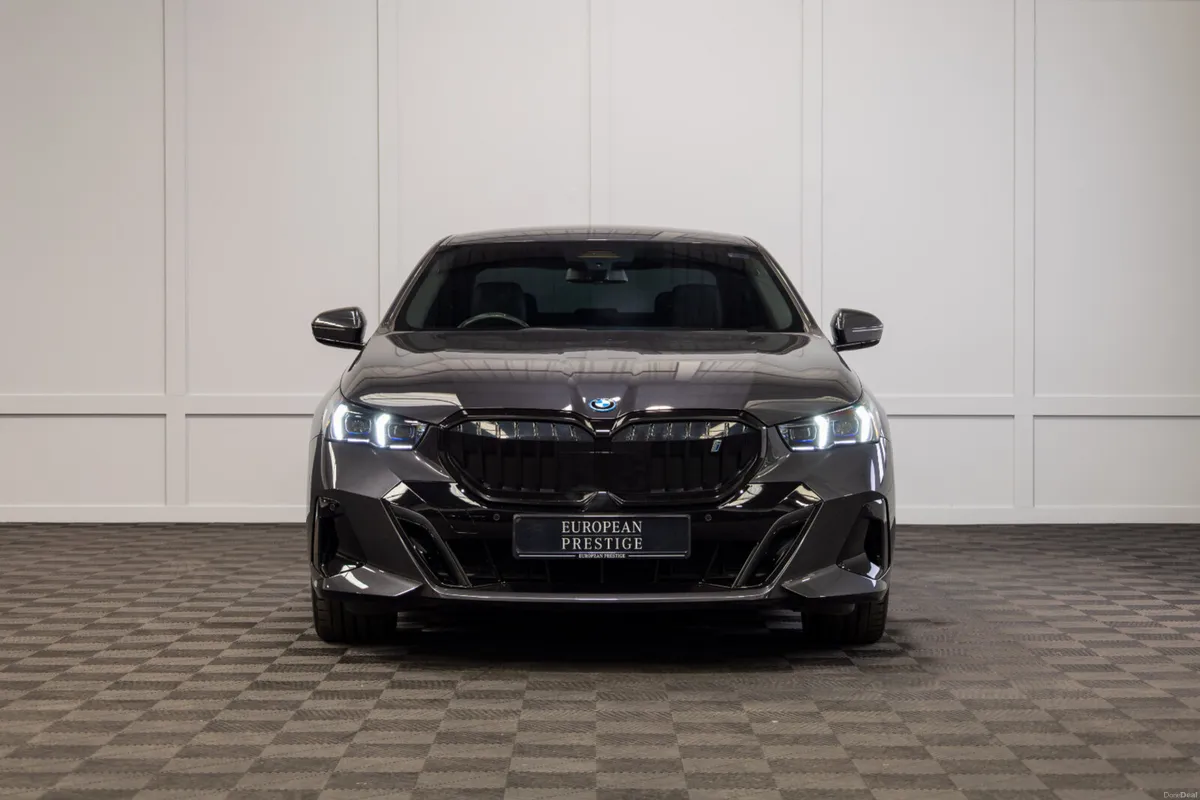 2024 BMW i5 eDrive40 M-Sport - Image 2
