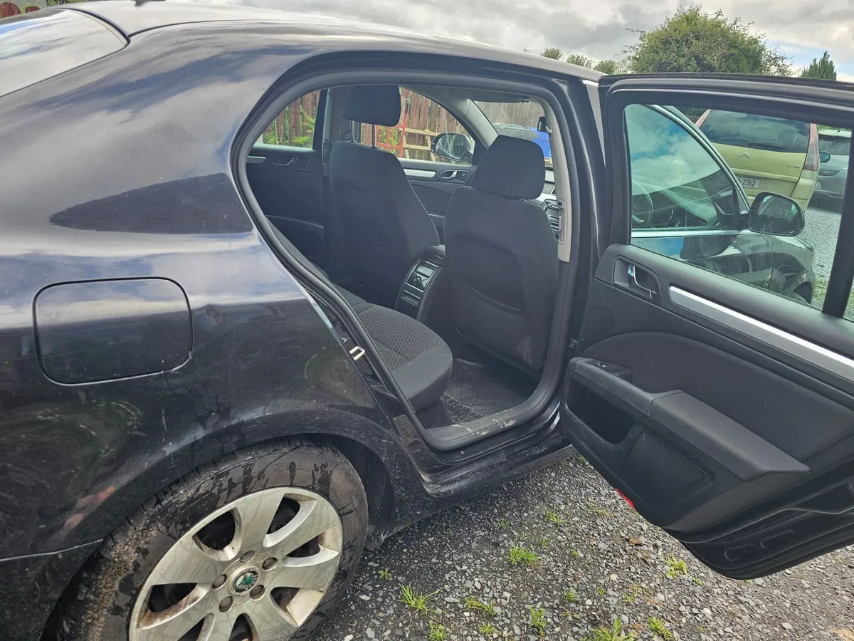 Skoda Superb 2010 - Image 1