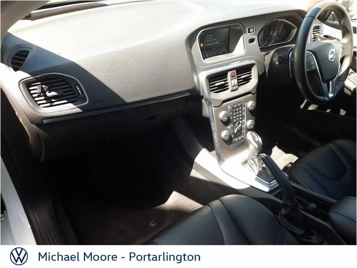 Volvo V40 D2 (120hp) SE+ Leather Geartronic - Image 4