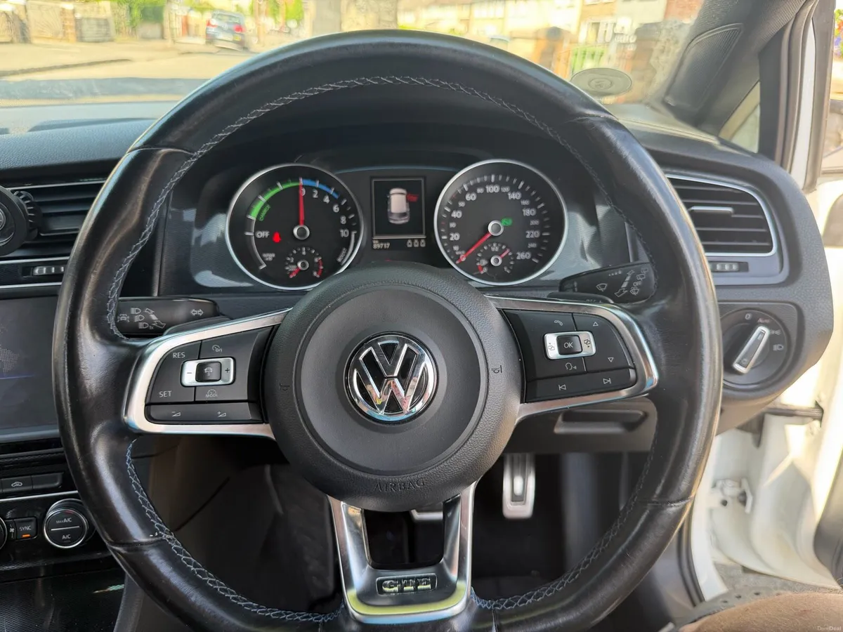 Volkswagen Golf gte white - Image 4