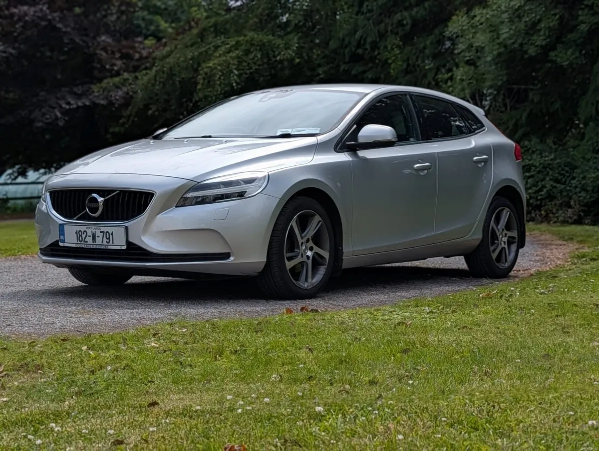 2018 VOLVO V40 D2 MOMENTUM ED 5DR - Image 3