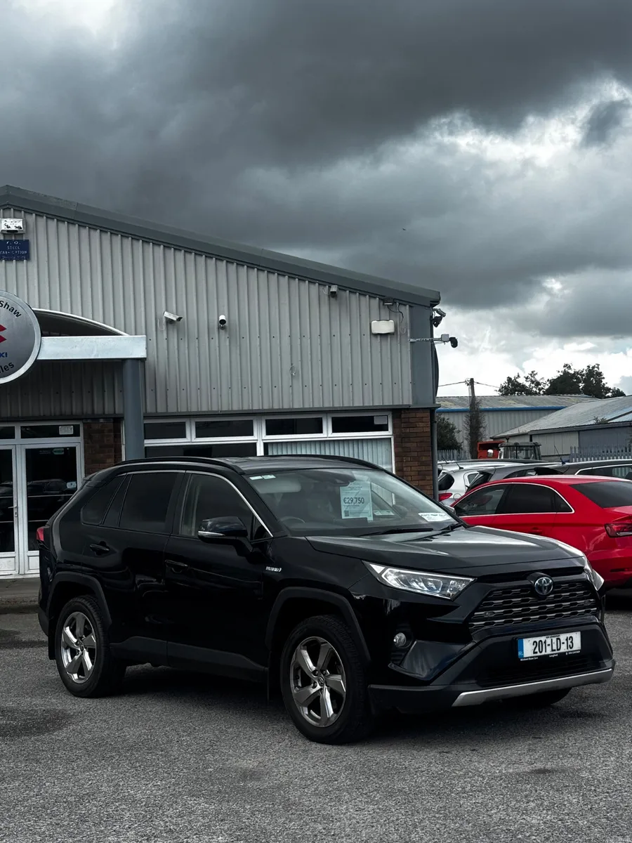 201 Toyota RAV4 2.5 HYBRID SOL - Image 2