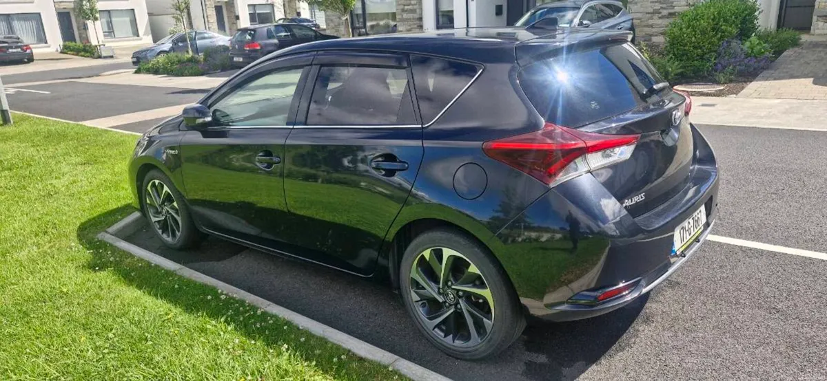 2017 Toyota Auris 1.8L Petrol Hybrid Low Mileage - Image 4