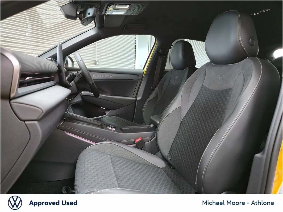Volkswagen T-Roc R-LINE 1.5TSI 150HP MHEV - Image 3