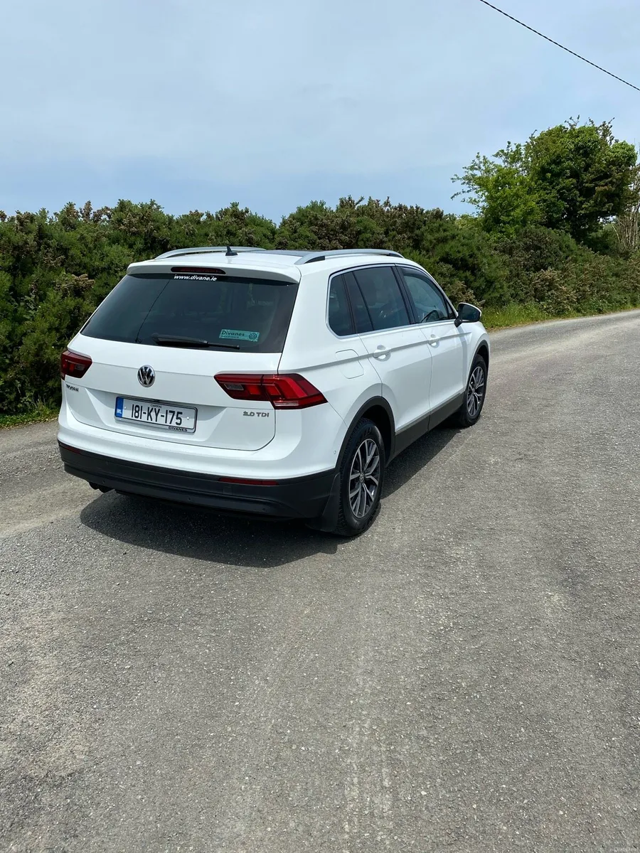 Car - Image 3