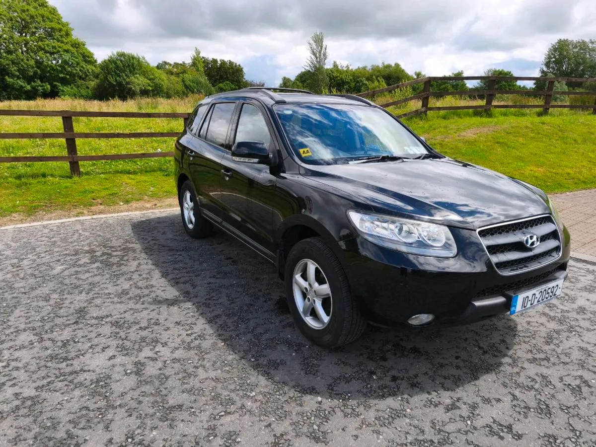 Hyundai Santa fe very low km - Image 1