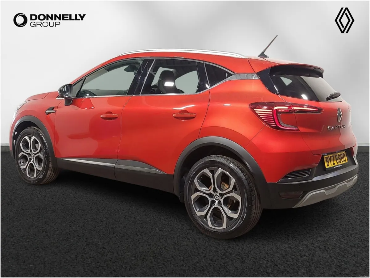 Renault Captur Hatchback SE Edition - Image 2
