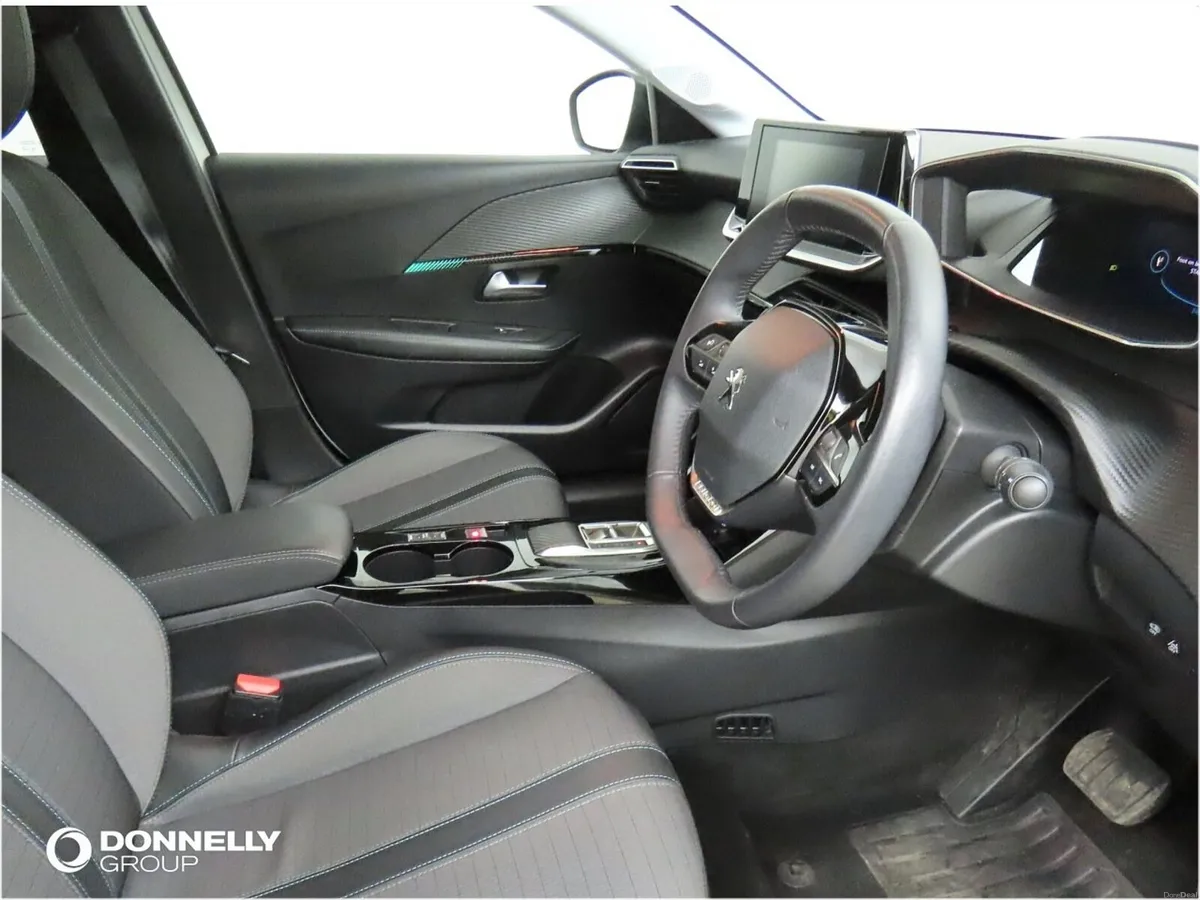 Peugeot 208 E- Electric Hatchback Allure Premium - Image 3