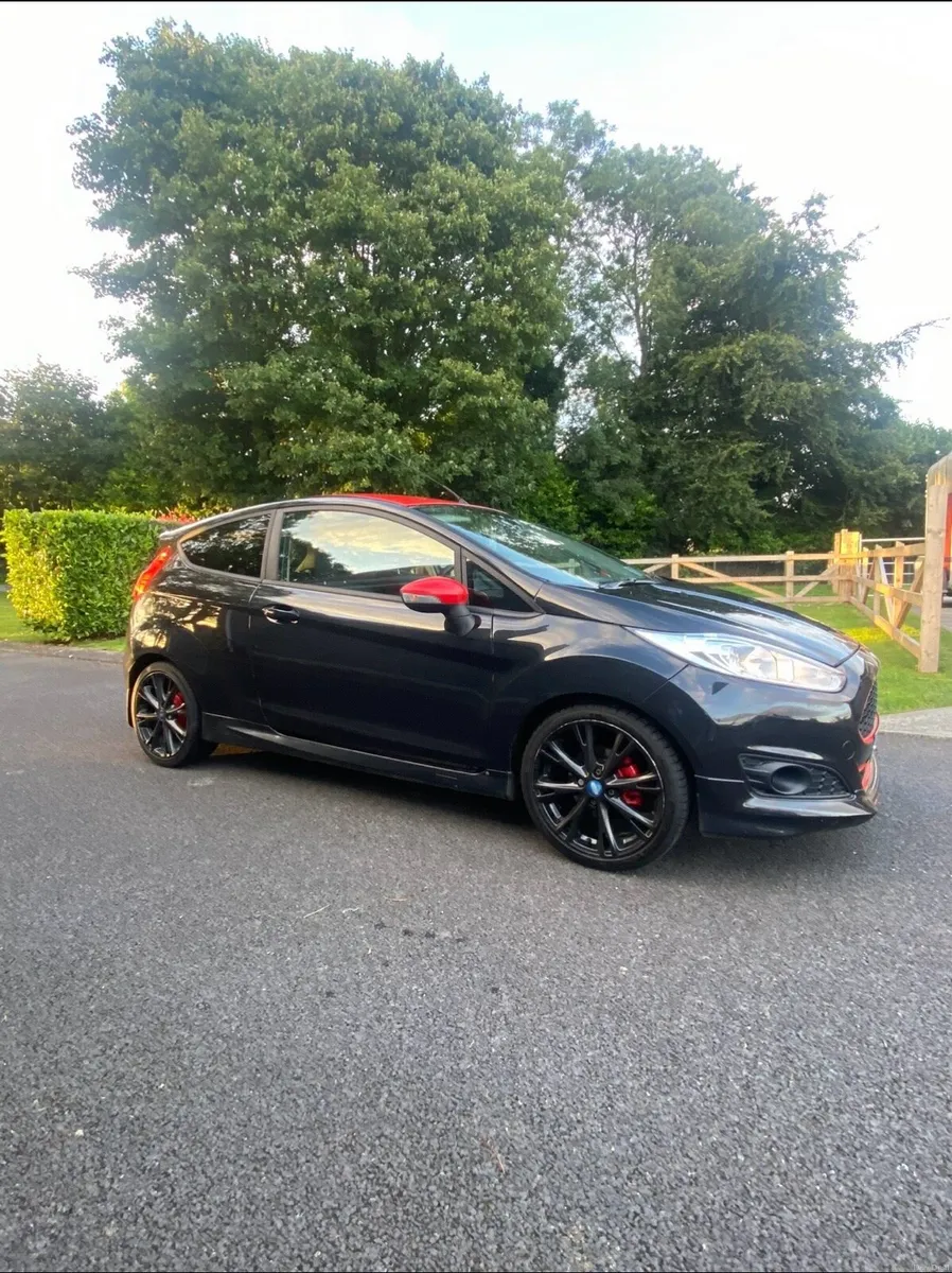 Ford fiesta black edition - Image 3