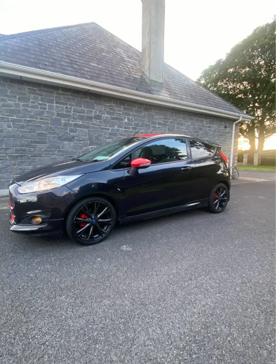 Ford fiesta black edition - Image 4