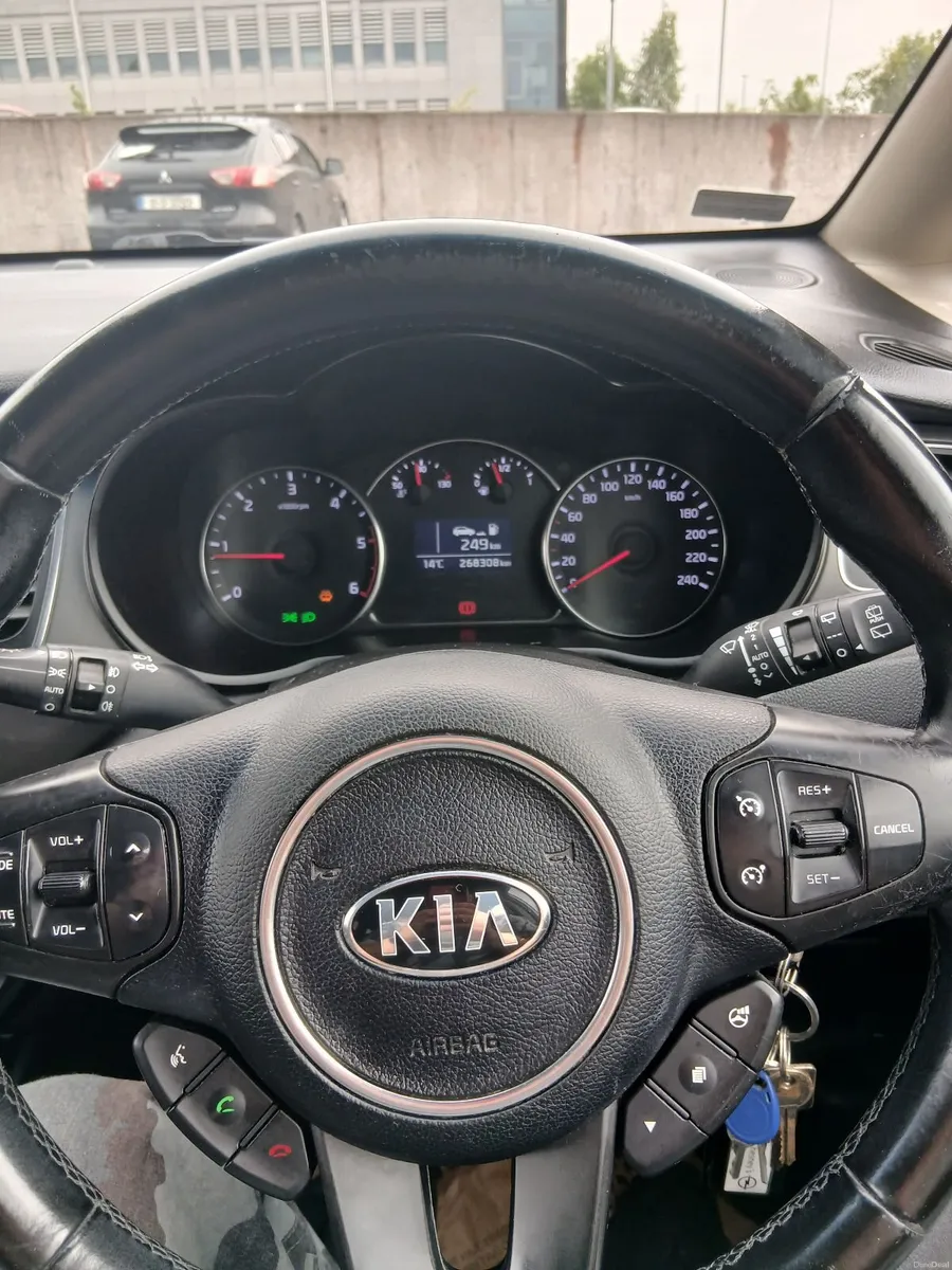 Kia Carens 2013 for sale/swap - Image 2
