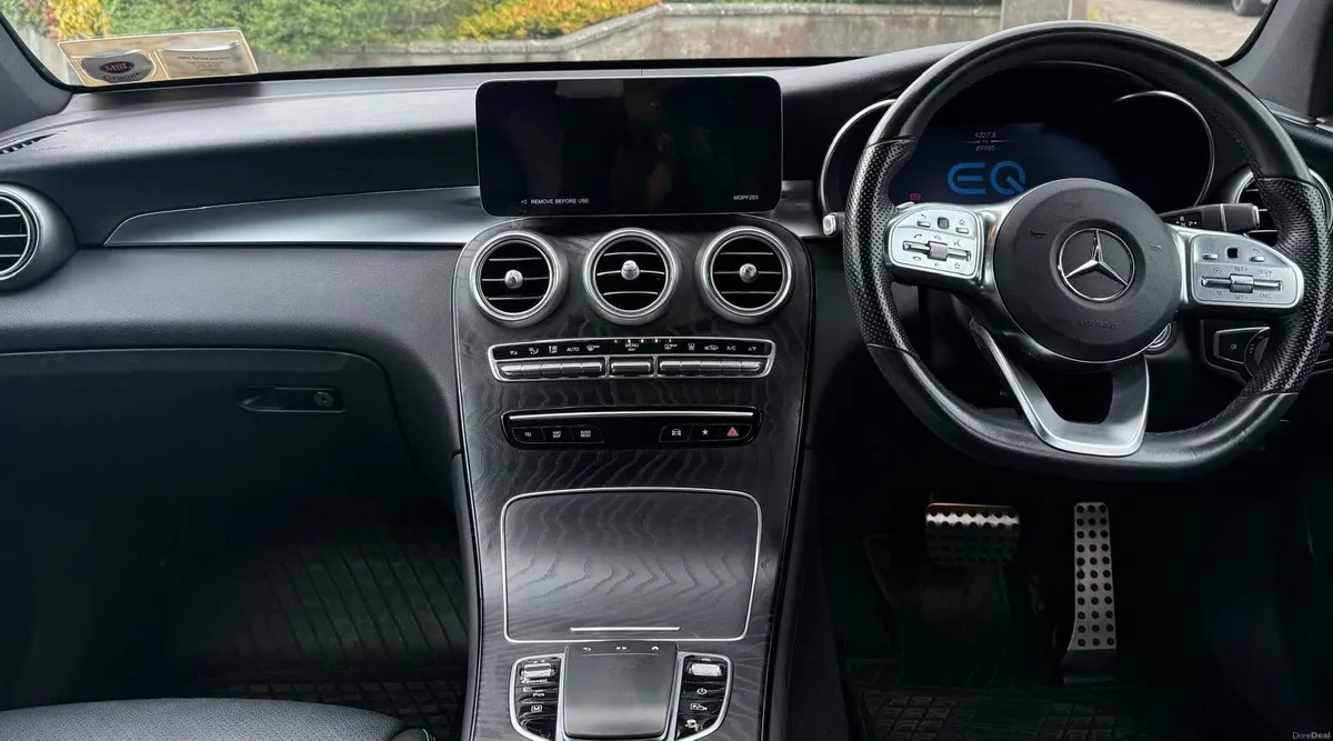 2022 Mercedes-Benz GLC 300de  | PHEV - Image 4