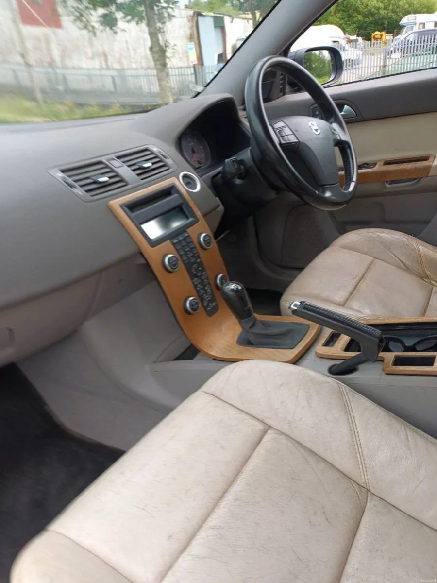 Volvo V50 Estate - Image 6