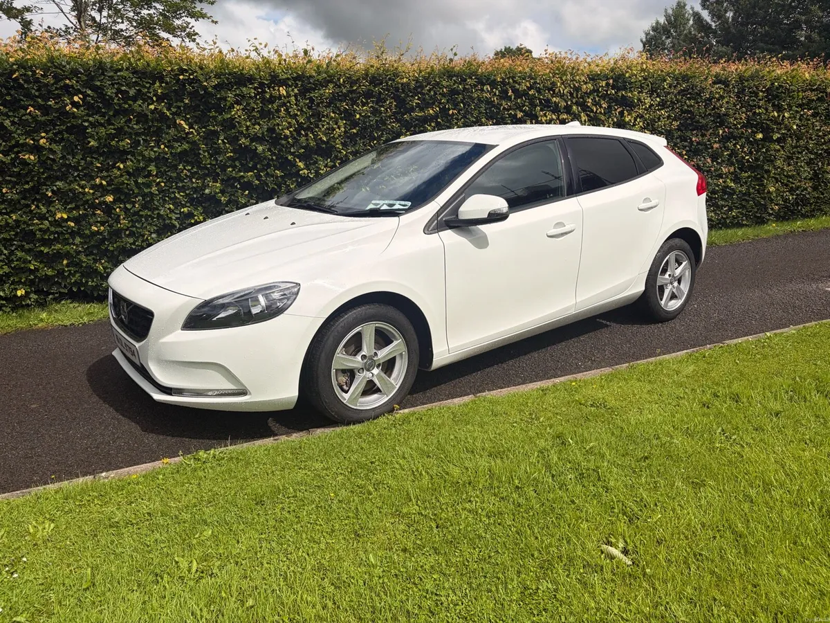 Volvo V40 - Image 3