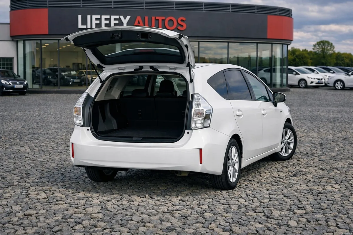 TOYOTA PRIUS ALPHA 2012 - Image 6