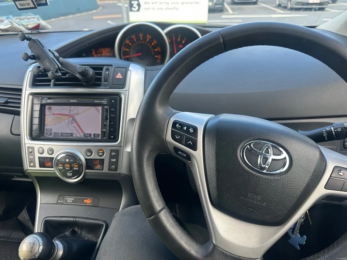 Toyota Verso 2011 €2250 ONO!! - Image 2