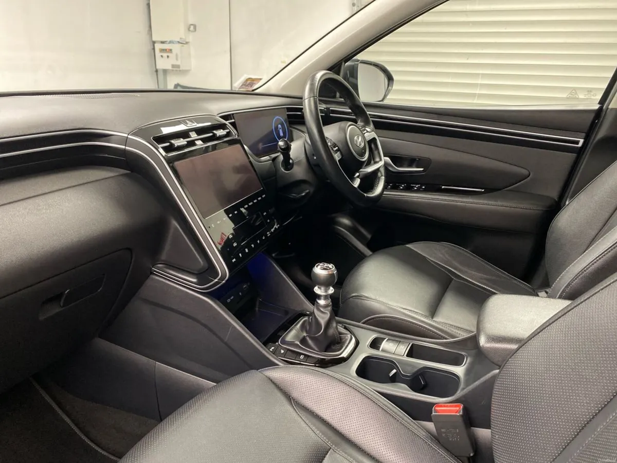Hyundai Tucson 2WD Executive Plus - Image 3