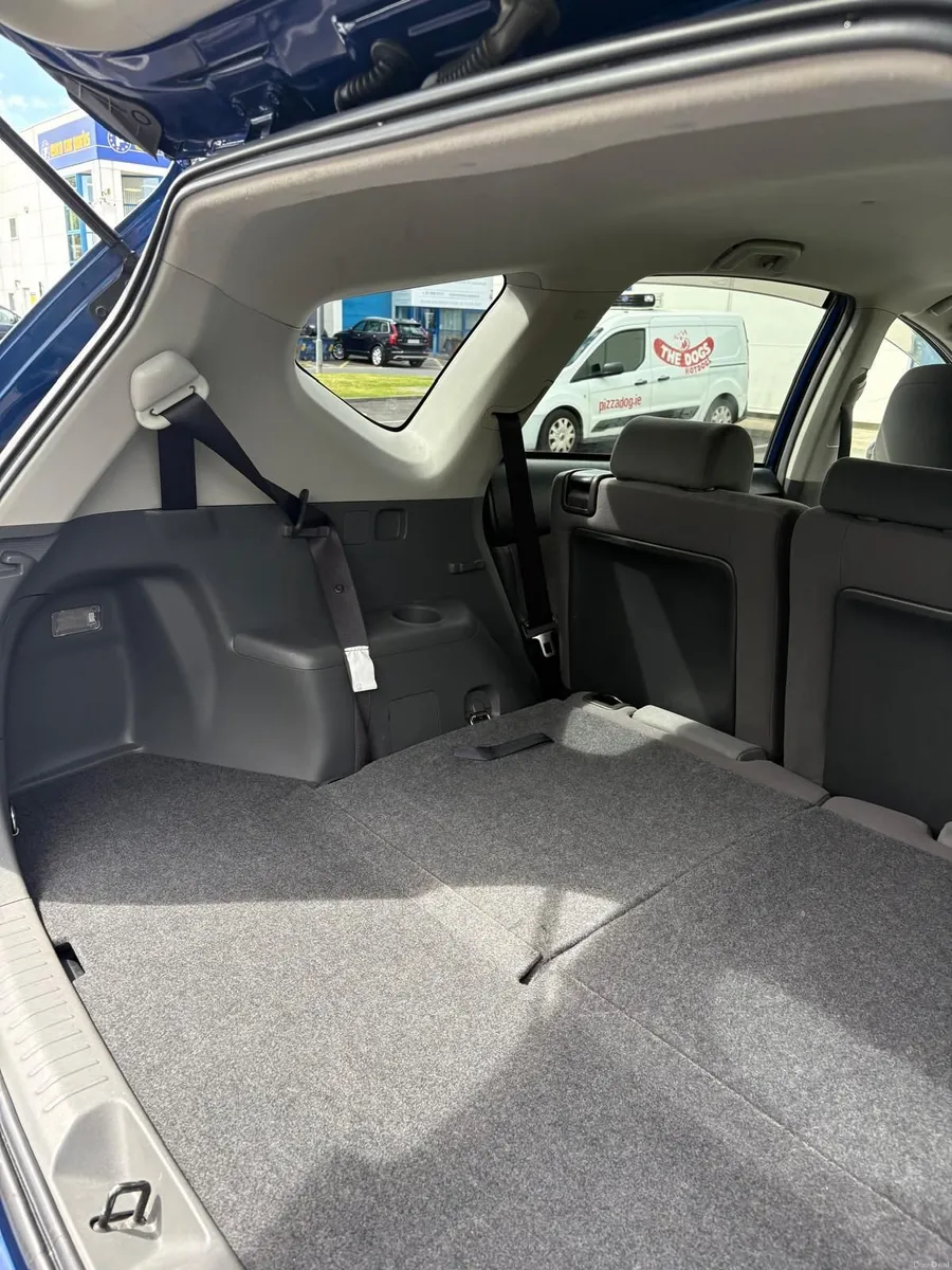 Toyota Prius Alpha 2014 7-Seater Automatic // 2key - Image 4
