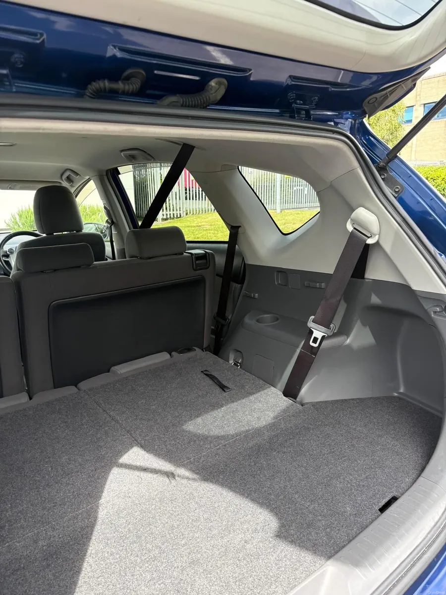 Toyota Prius Alpha 2014 7-Seater Automatic // 2key - Image 6