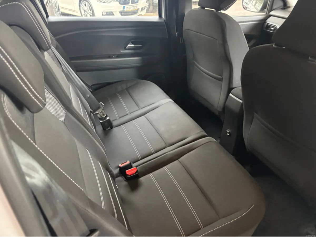 Dacia Jogger COMFORT TCE 110 5DR 7 seater - Image 3