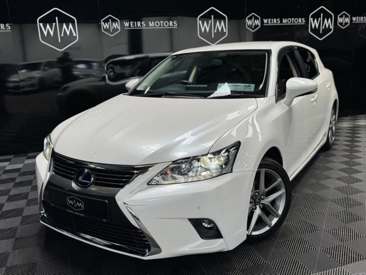 Lexus CT CT200H - Image 2