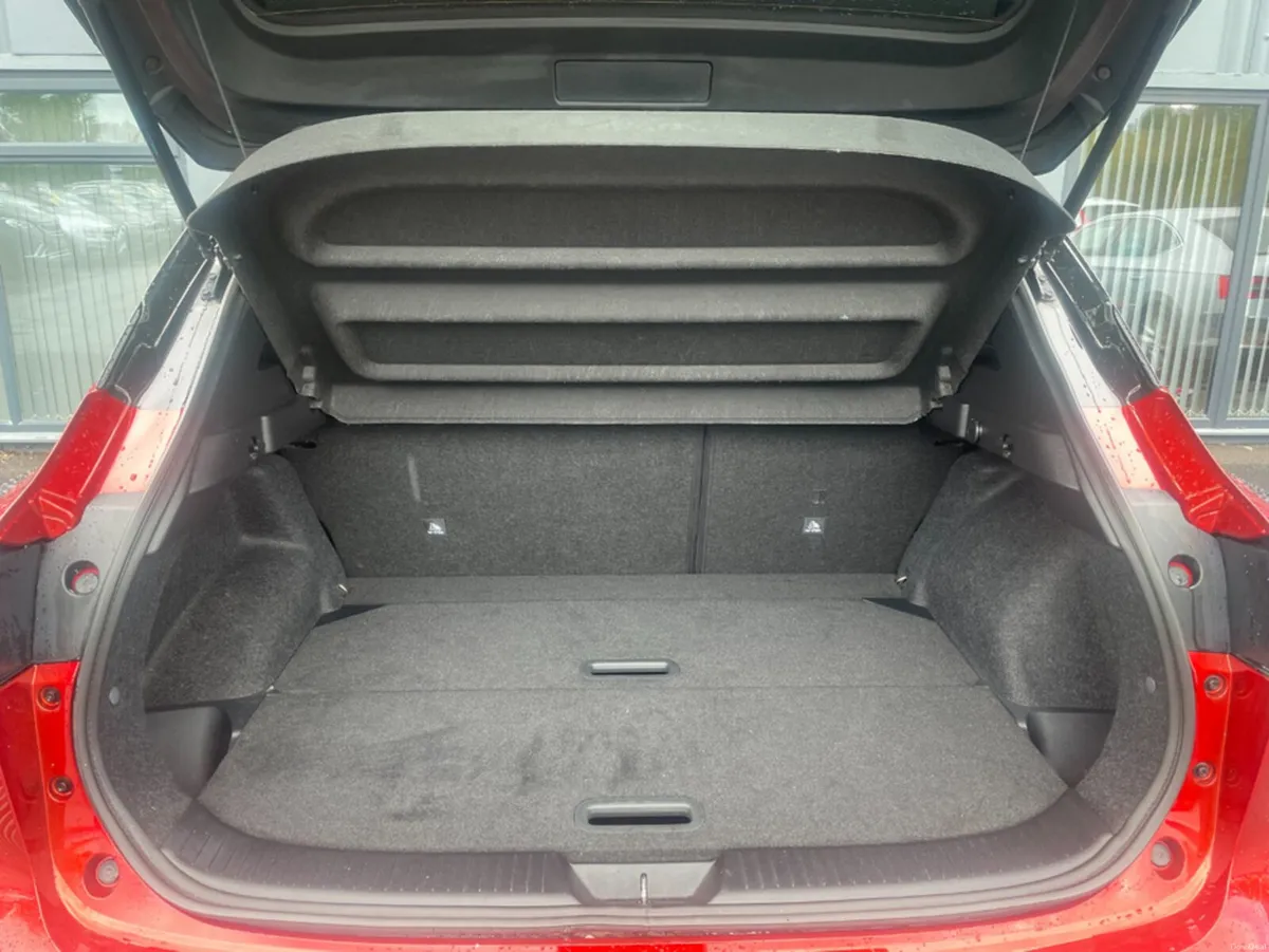 Nissan Qashqai 1.3 HYB PREMIERE EDITION MY 4DR - Image 6