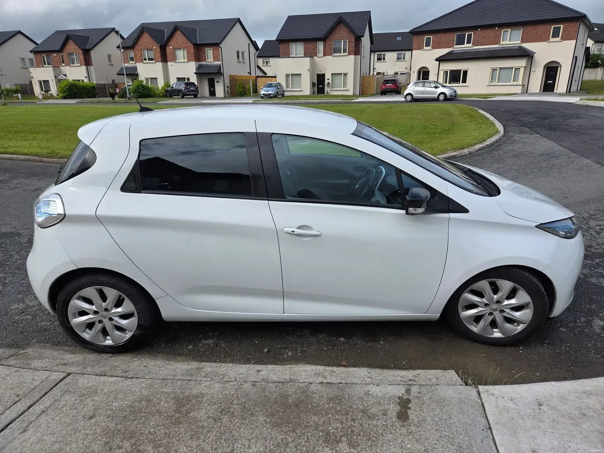 Renault  Zoe Dynamique 2015 - 22KWH Model - Image 2