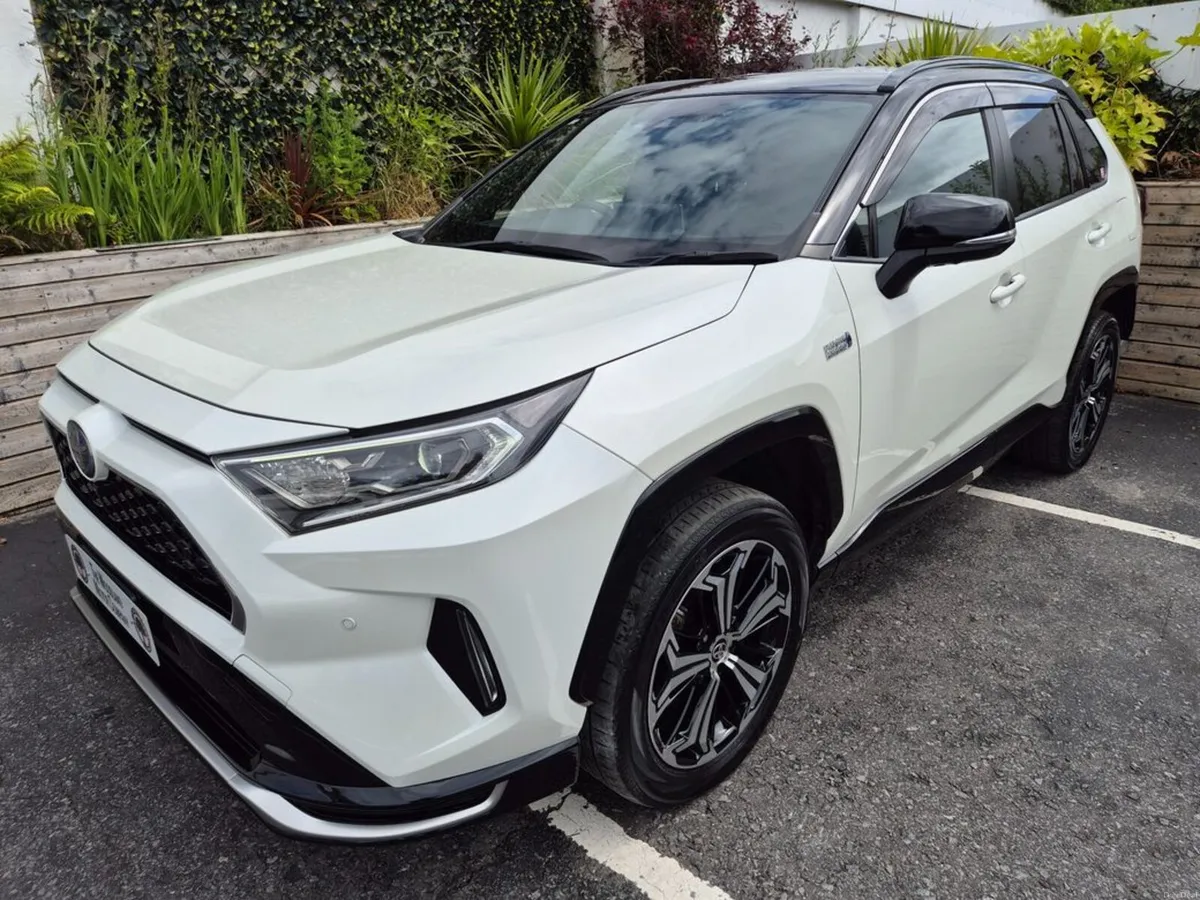Toyota RAV4 2.5 PHEV / PRIME BLACK TONE / TOP SPEC - Image 1