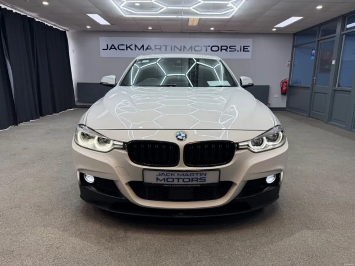 BMW 3-Series 320I - Image 2