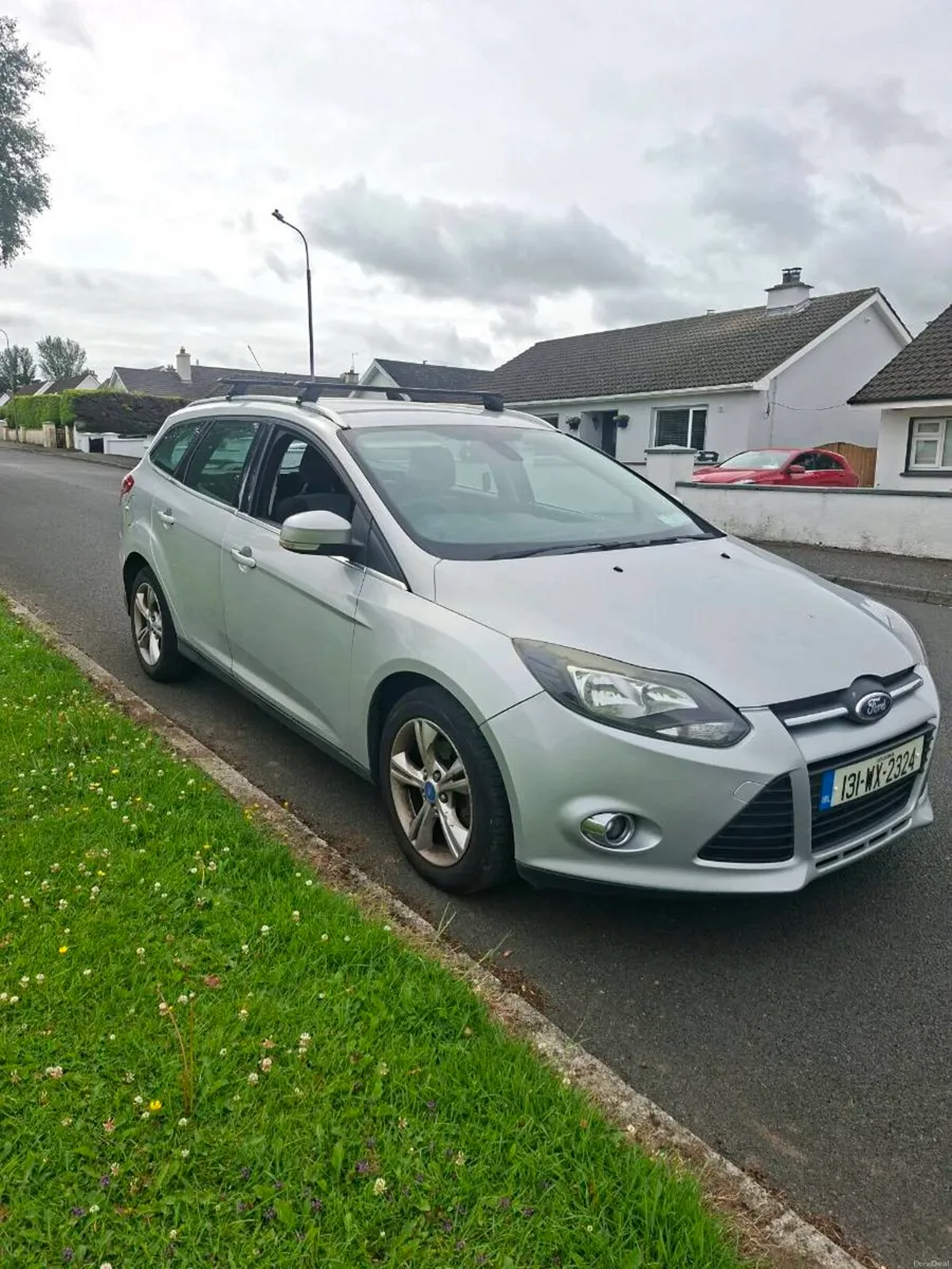 FORD FOCUS 2013 ESTATE - Image 1