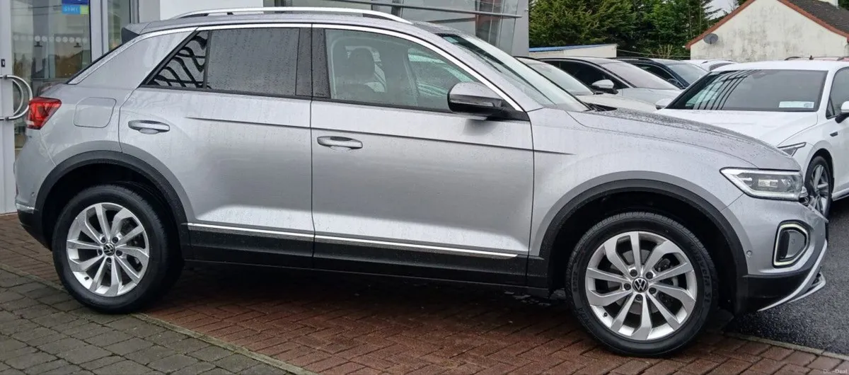 Volkswagen T-Roc Style 2.0 TDI 116HP  **REAR VIEW - Image 2