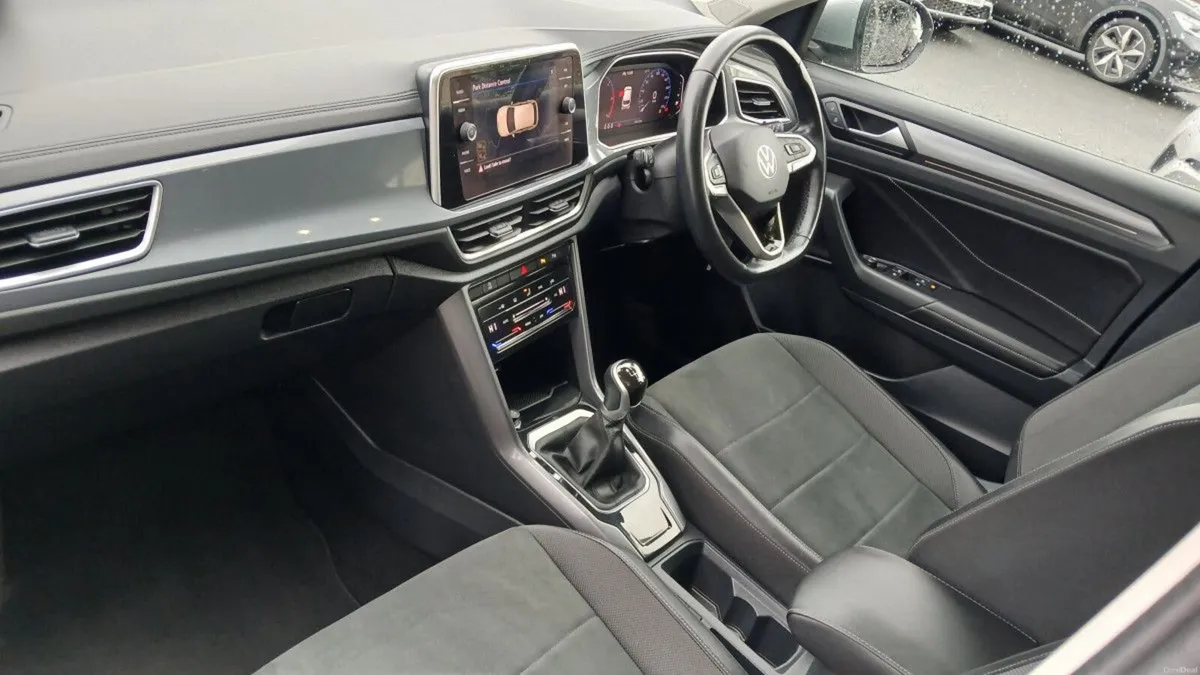 Volkswagen T-Roc Style 2.0 TDI 116HP  **REAR VIEW - Image 3