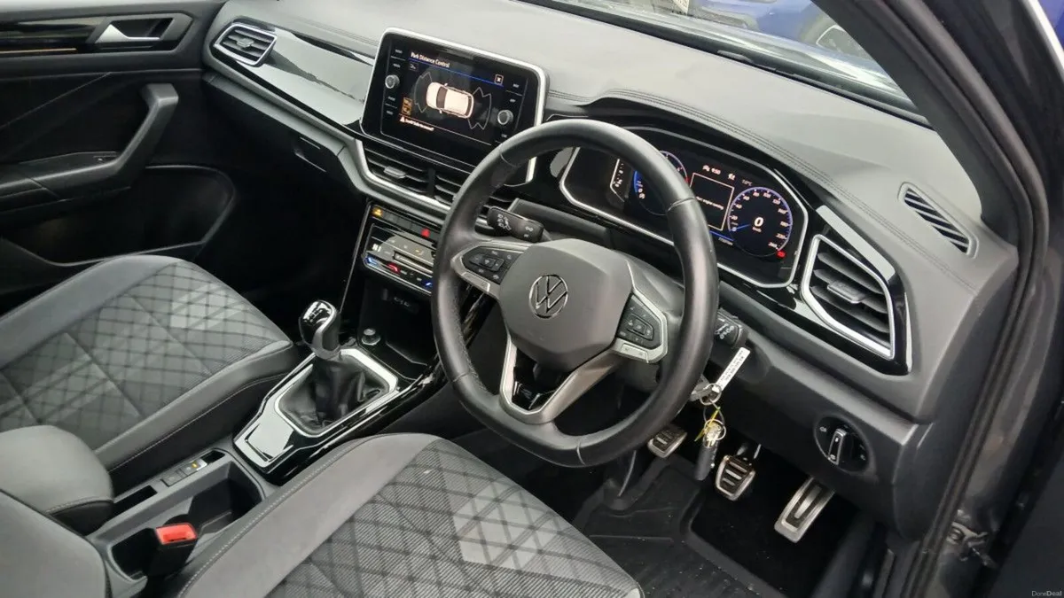 Volkswagen T-Roc R-Line 2.0 TDI M6F 116HP **REAR V - Image 5