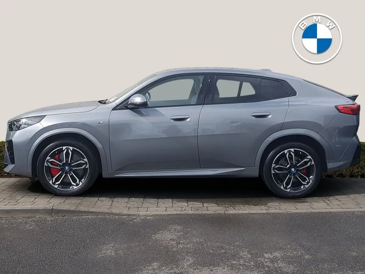 BMW iX2 eDrive20 M Sport - Image 3