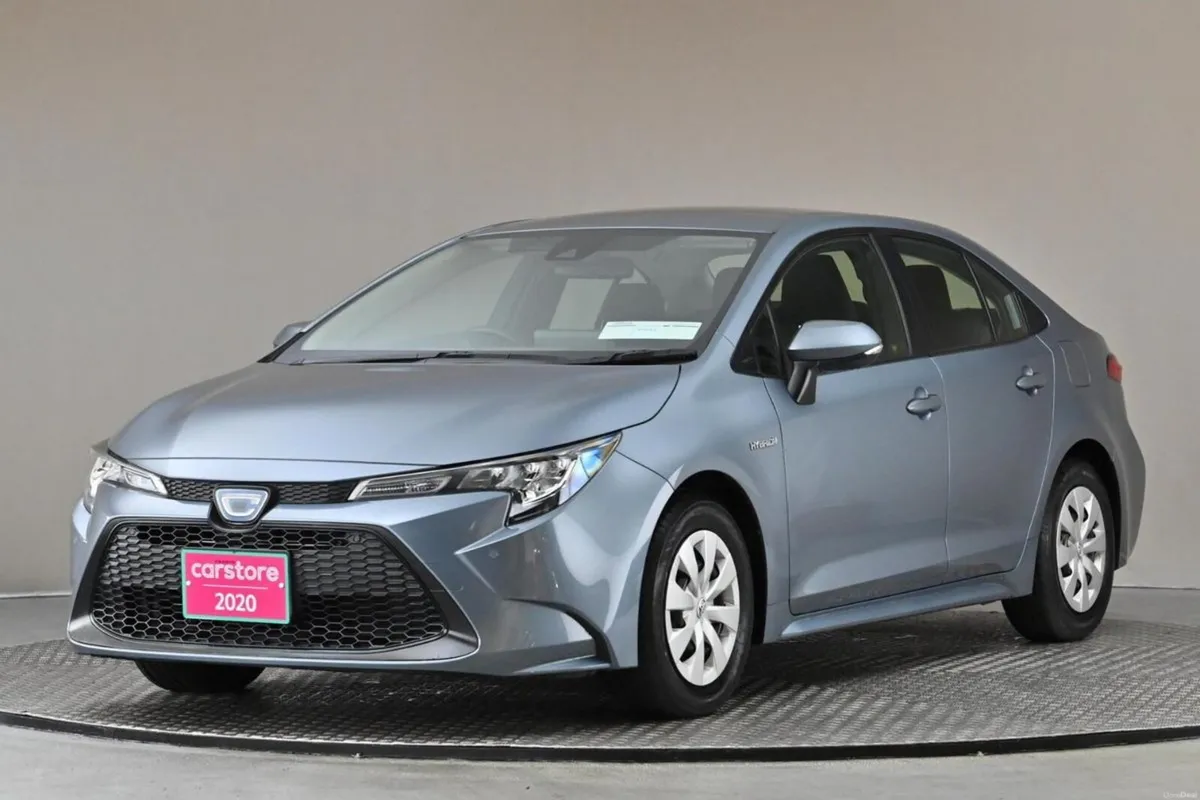 Toyota Corolla 1.8 HYBRID SALOON **RREVERSE CAM**P - Image 3