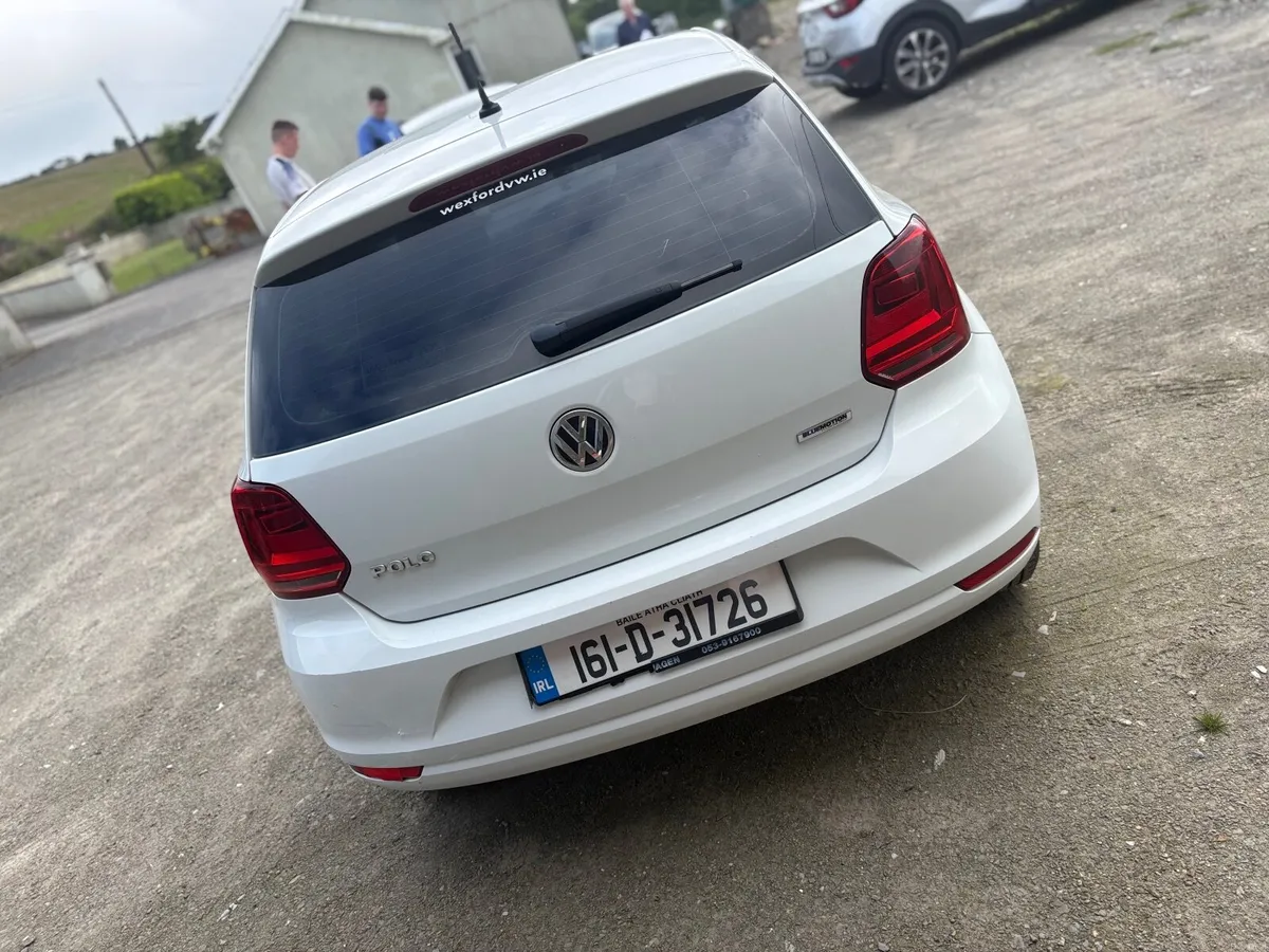 Volkswagen Polo 2016 - Image 2