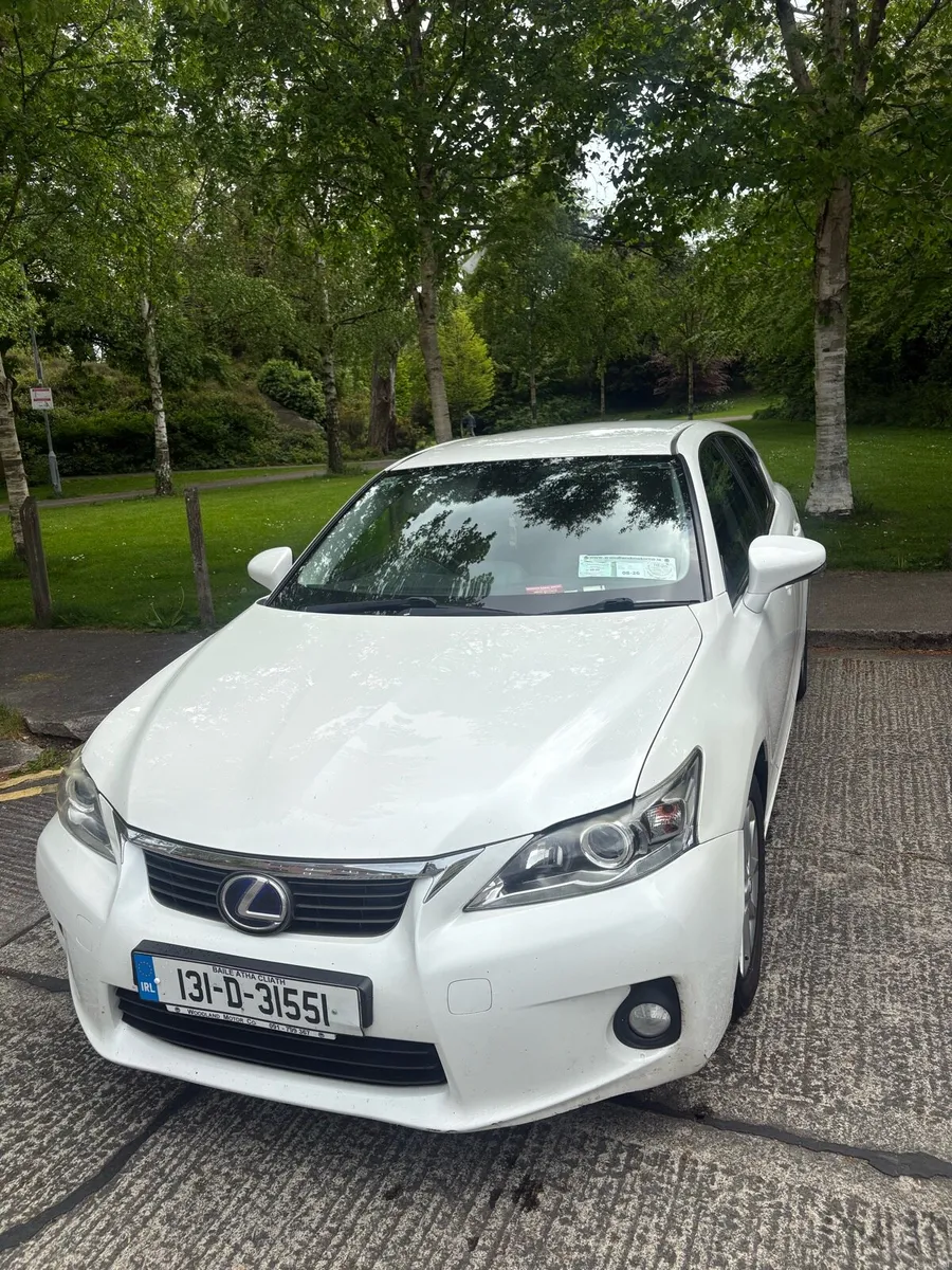 Lexus CT200h 2013 - Image 2