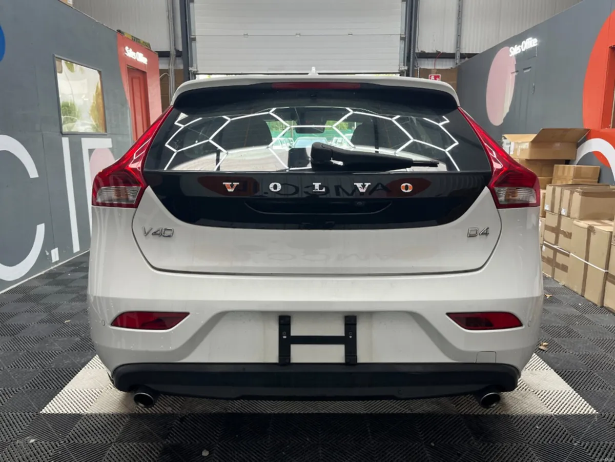 Volvo V40 €12950! 2016 VOLVO V40 D4 2.0 AUTOMATIC - Image 3