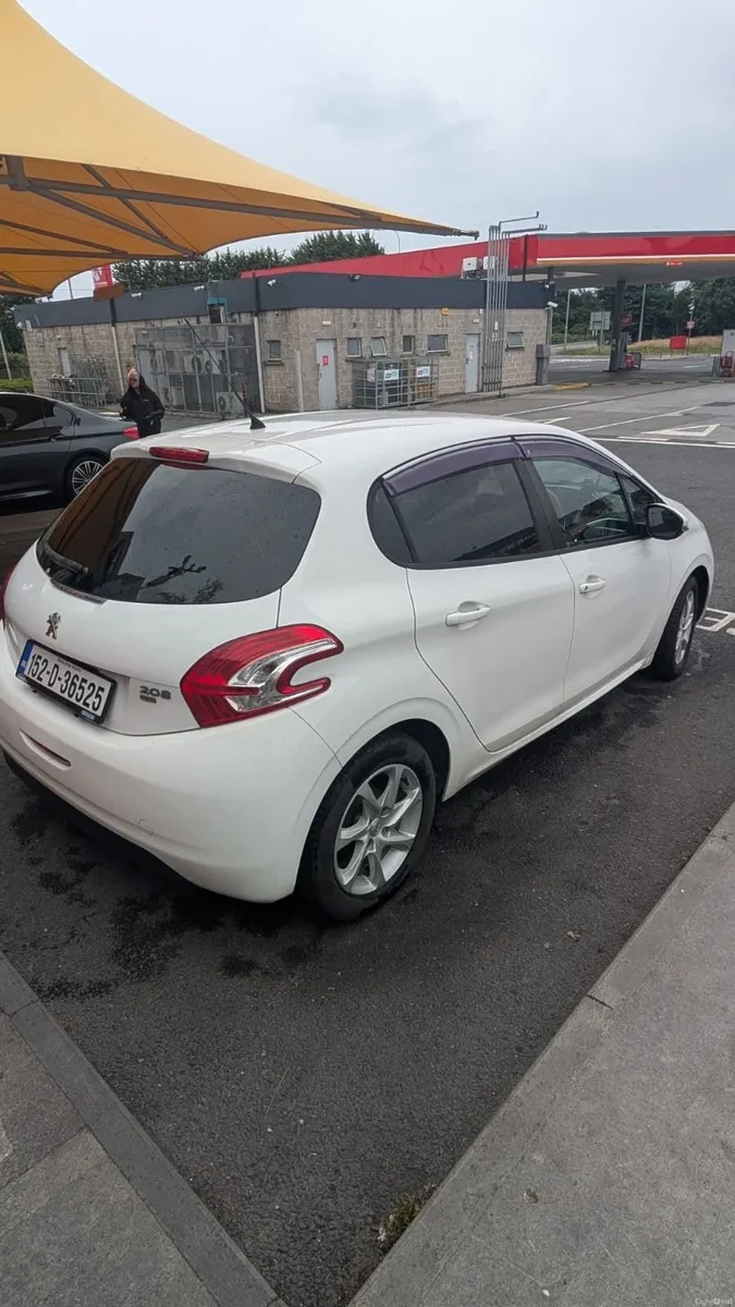 Peugeot 208 2015 - Image 4