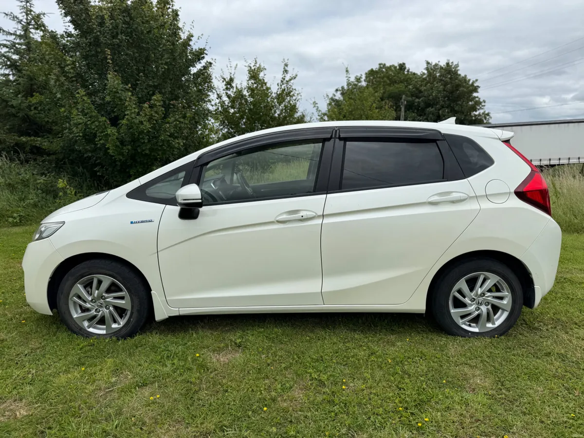 HONDA FIT (2014) 1.5L PETROL HYBRID VERY LOW MILEA - Image 3