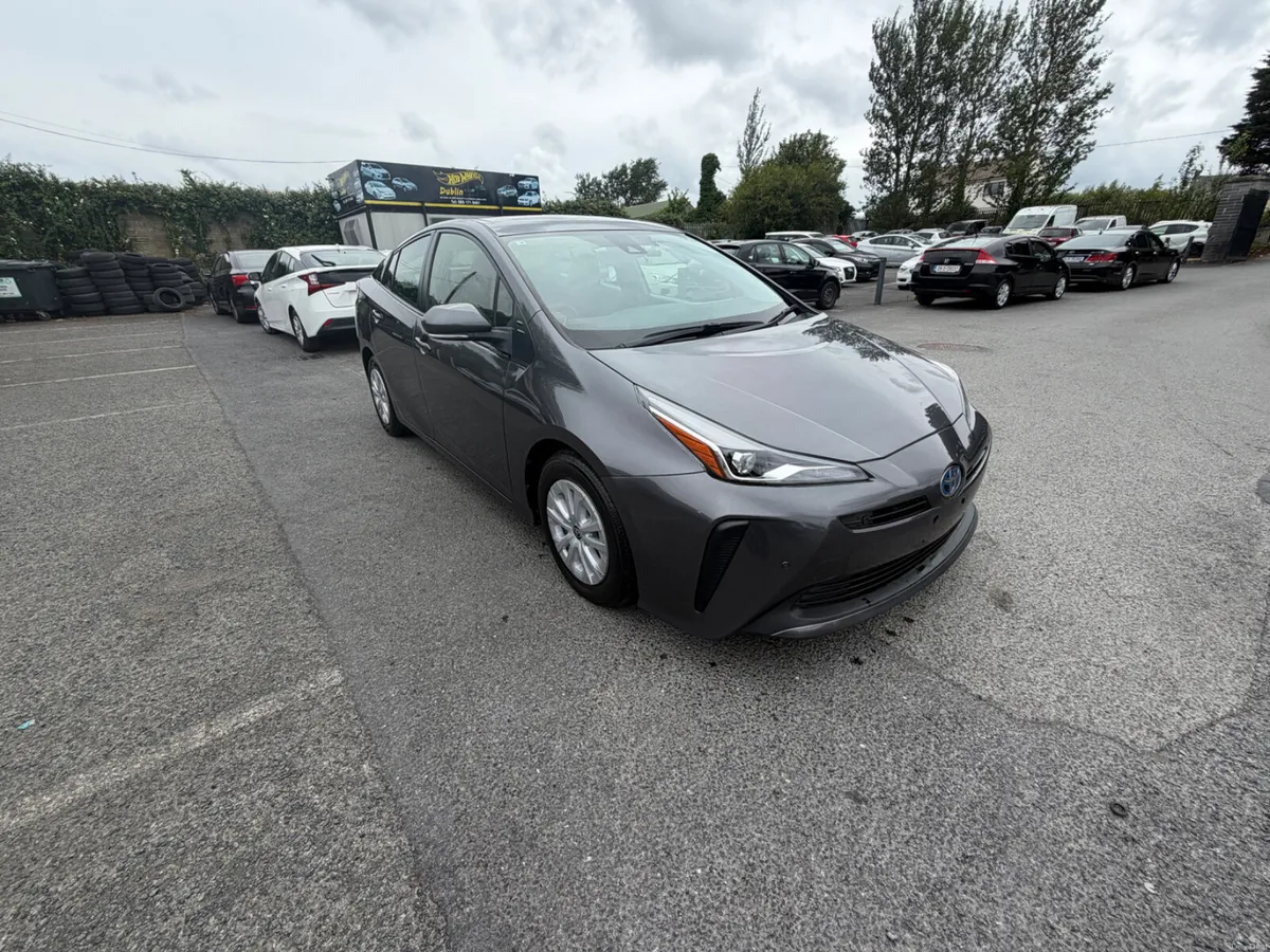 2022 Toyota Prius 1.8L Hybrid Low Miles Automatic - Image 1