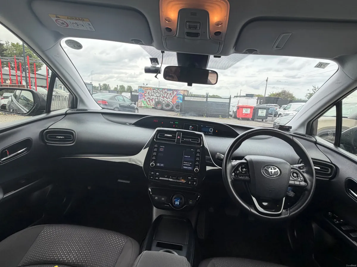 2022 Toyota Prius 1.8L Hybrid Low Miles Automatic - Image 4