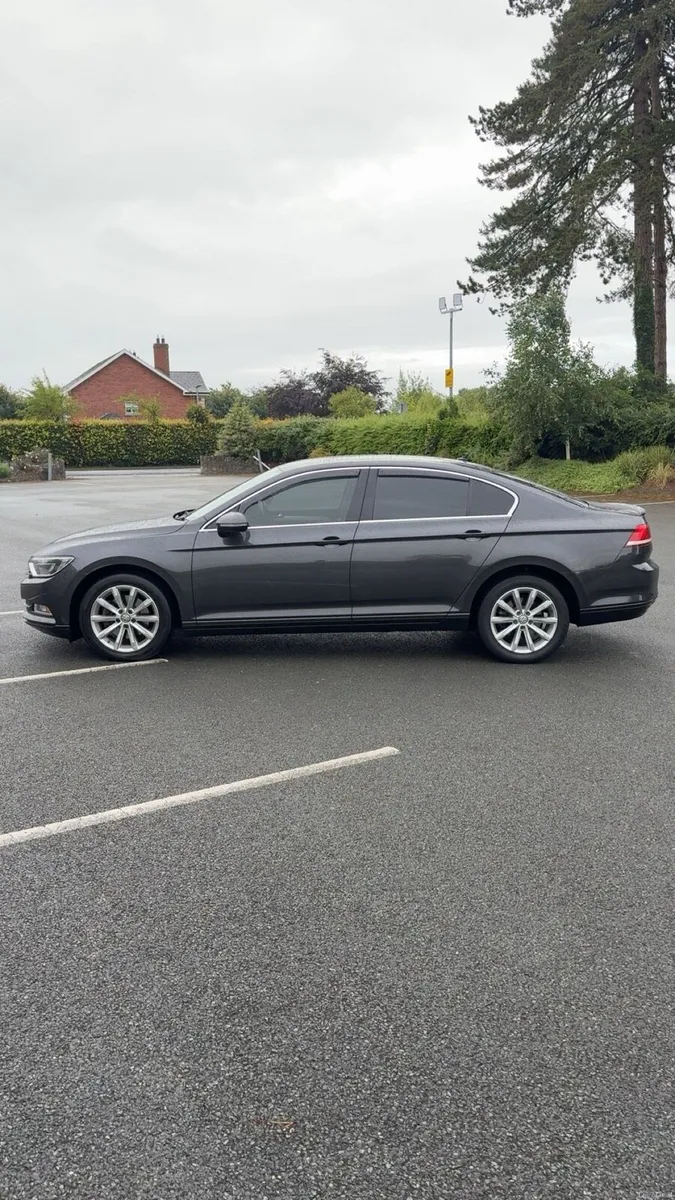 Volkswagen Passat - Image 3