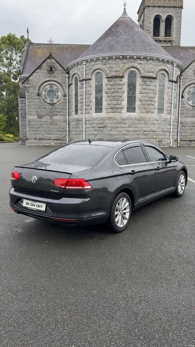 Volkswagen Passat - Image 4